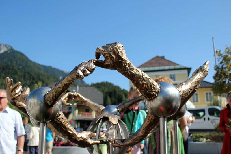 Bronzeplastik%20-%20Zusammenhalt%20%283%29.JPG