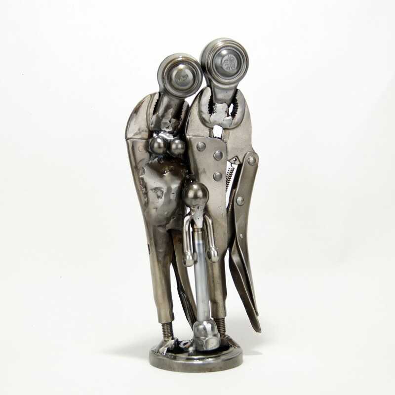 family-stelson-metal-sculpture-wq-web.jpg