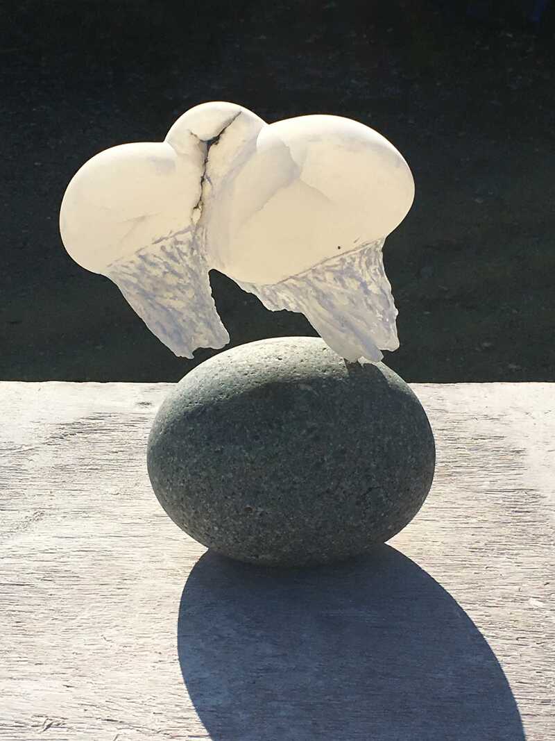 Three%20Graces-2019-alabaster%2Cgranite-28x22x14cm_0.JPG