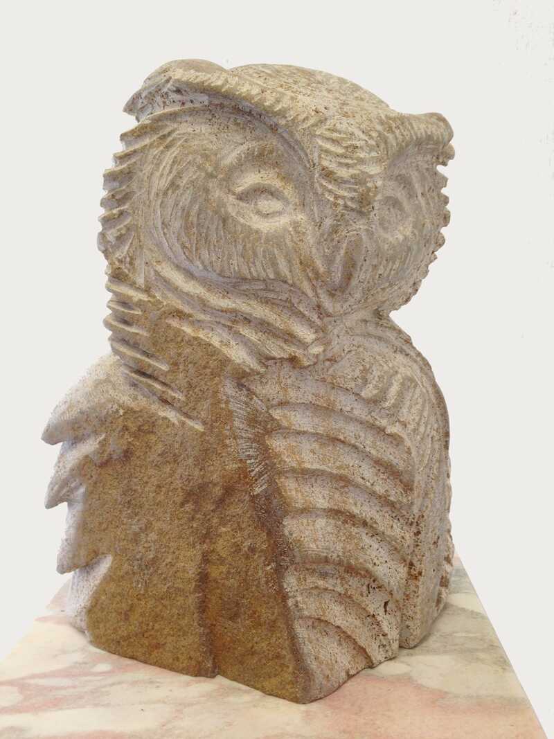Uil%2C%20portret%2C%20Muschelkalksteen%2C%2030cm%20hoog.jpg