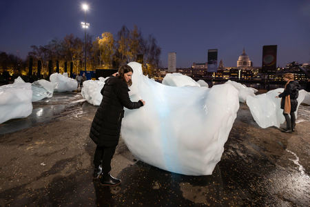 Ice Watch by Olafur Eliasson and Minik Rosing. Supported by Bloomberg<br />Installation: Bankside, outside Tate Modern, 2018. Photo: Justin Sutcliffe © 2018 Olafur Eliasson