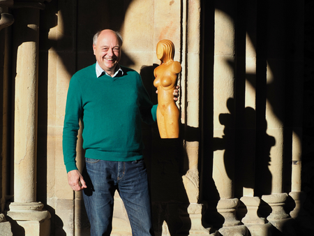 Christian Friederichs and his sculpture „Mein Atem voller Frühlingsluft“ (“Deep Breath of Spring Air”)