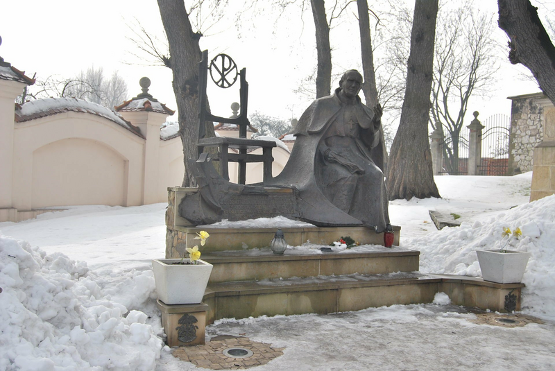 NL 21-01_Krzysztof_Pomnik_J._Pawła_II_na_Skałce.JPG