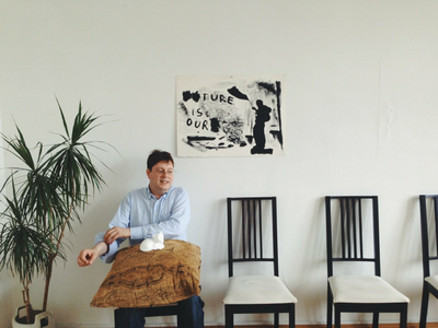 Simon Mraz in his flat - photos by Maria Kovalevskaya.jpg