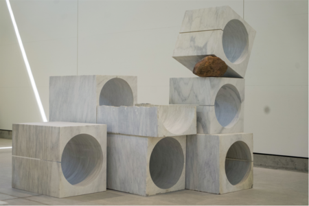 There is something poetic about the right way to solve a problem, 2021, Peccia-Marmor und Findlinge